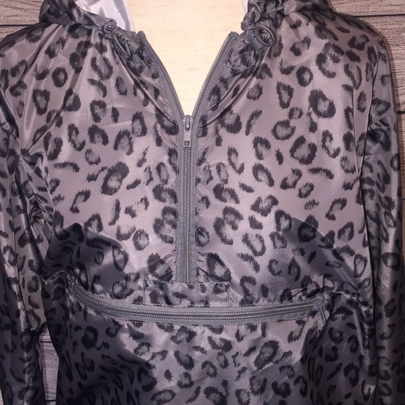 THREAD & SUPPLY WOMEN'S WINDBREAKER SIZE SMALL - Picture 3 of 8